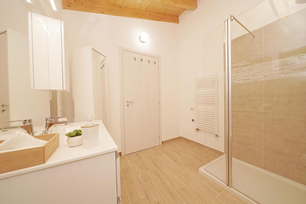 Apartments Villa Bougainville San Felice del Benaco Eksteriør bilde