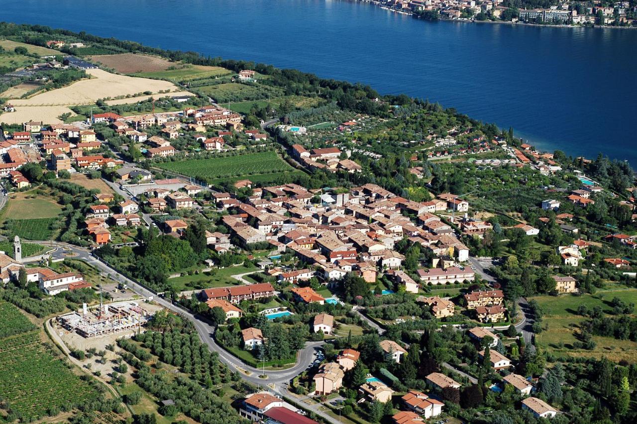 Apartments Villa Bougainville San Felice del Benaco Eksteriør bilde