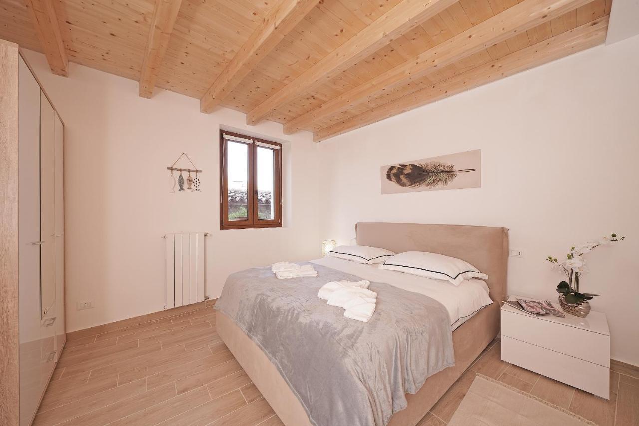 Apartments Villa Bougainville San Felice del Benaco Eksteriør bilde