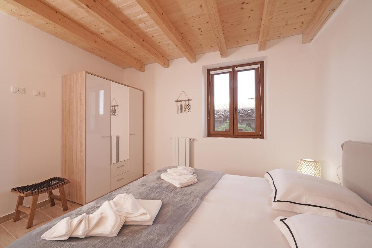 Apartments Villa Bougainville San Felice del Benaco Eksteriør bilde