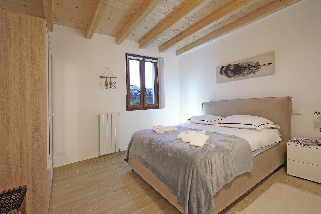Apartments Villa Bougainville San Felice del Benaco Eksteriør bilde
