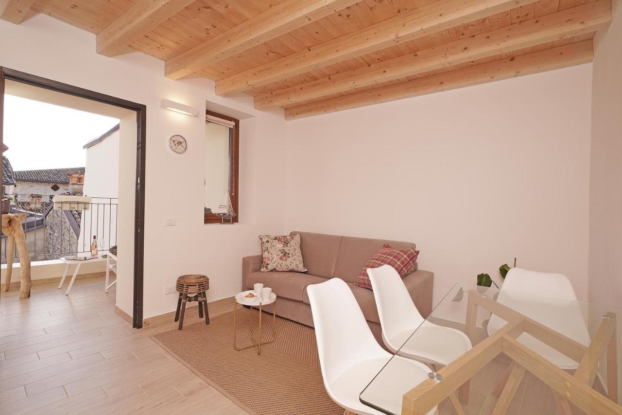 Apartments Villa Bougainville San Felice del Benaco Eksteriør bilde