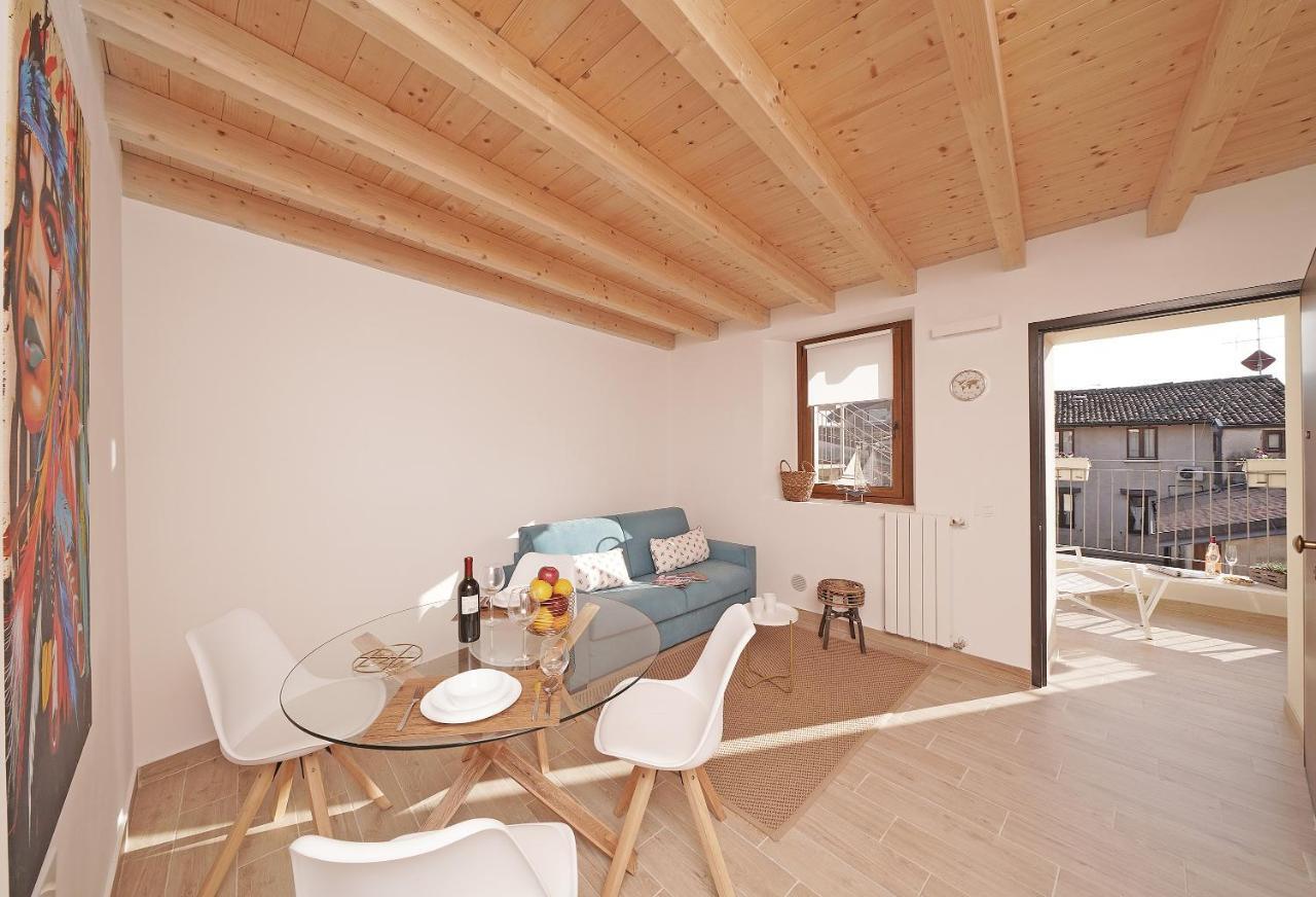 Apartments Villa Bougainville San Felice del Benaco Eksteriør bilde