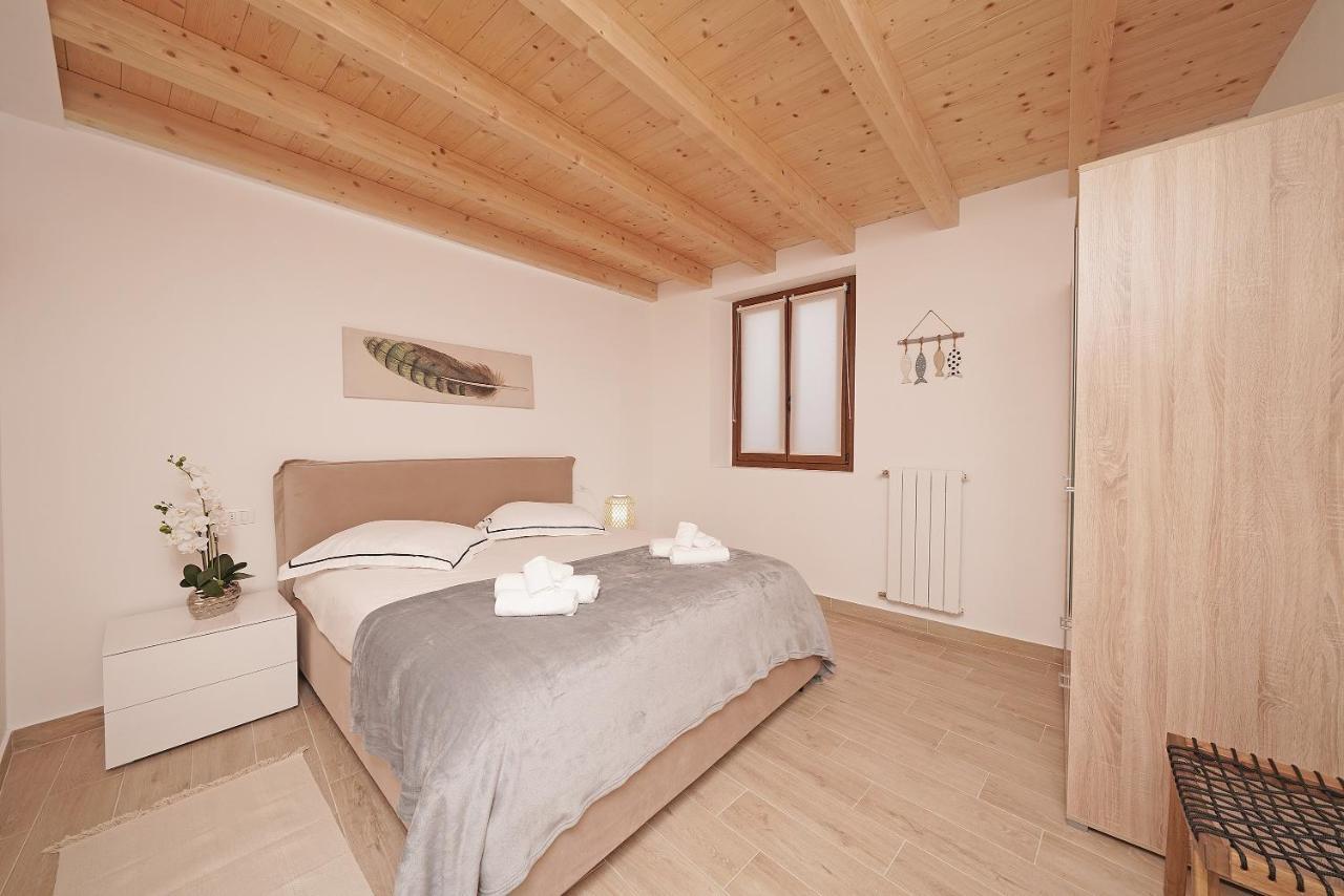 Apartments Villa Bougainville San Felice del Benaco Eksteriør bilde